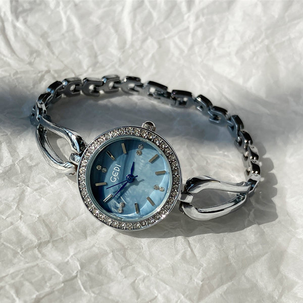 Elegant Bracelet Watch - Dazzling Accents - Timeless Accessory